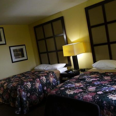 Relax Inn Watertown 沃特敦 外观 照片