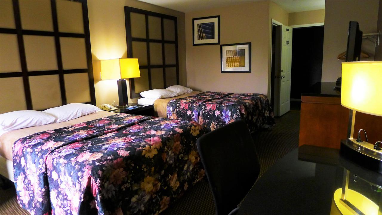 Relax Inn Watertown 沃特敦 外观 照片