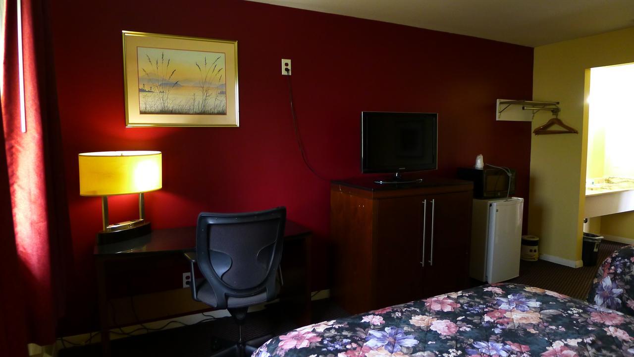 Relax Inn Watertown 沃特敦 外观 照片