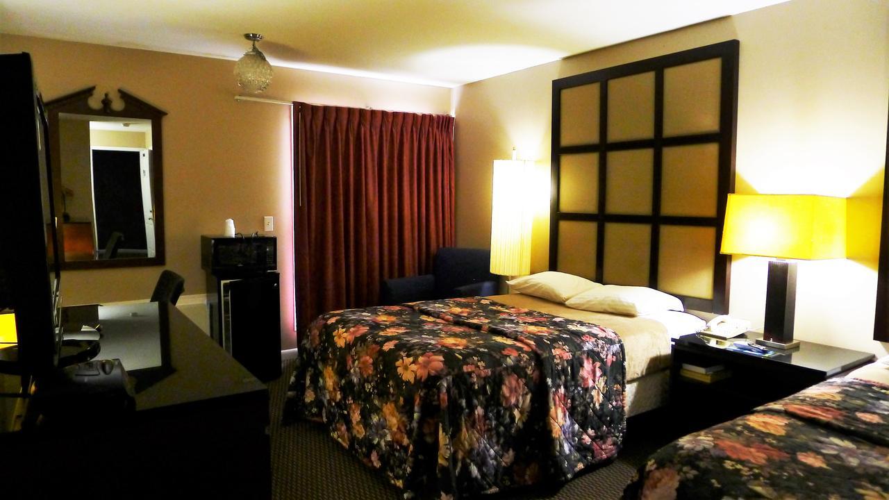 Relax Inn Watertown 沃特敦 外观 照片