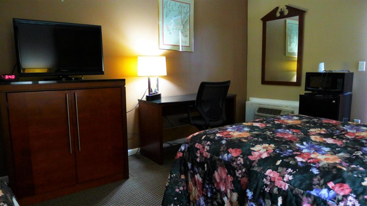 Relax Inn Watertown 沃特敦 外观 照片